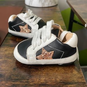 Sunshine & sass star sneakers Size 2